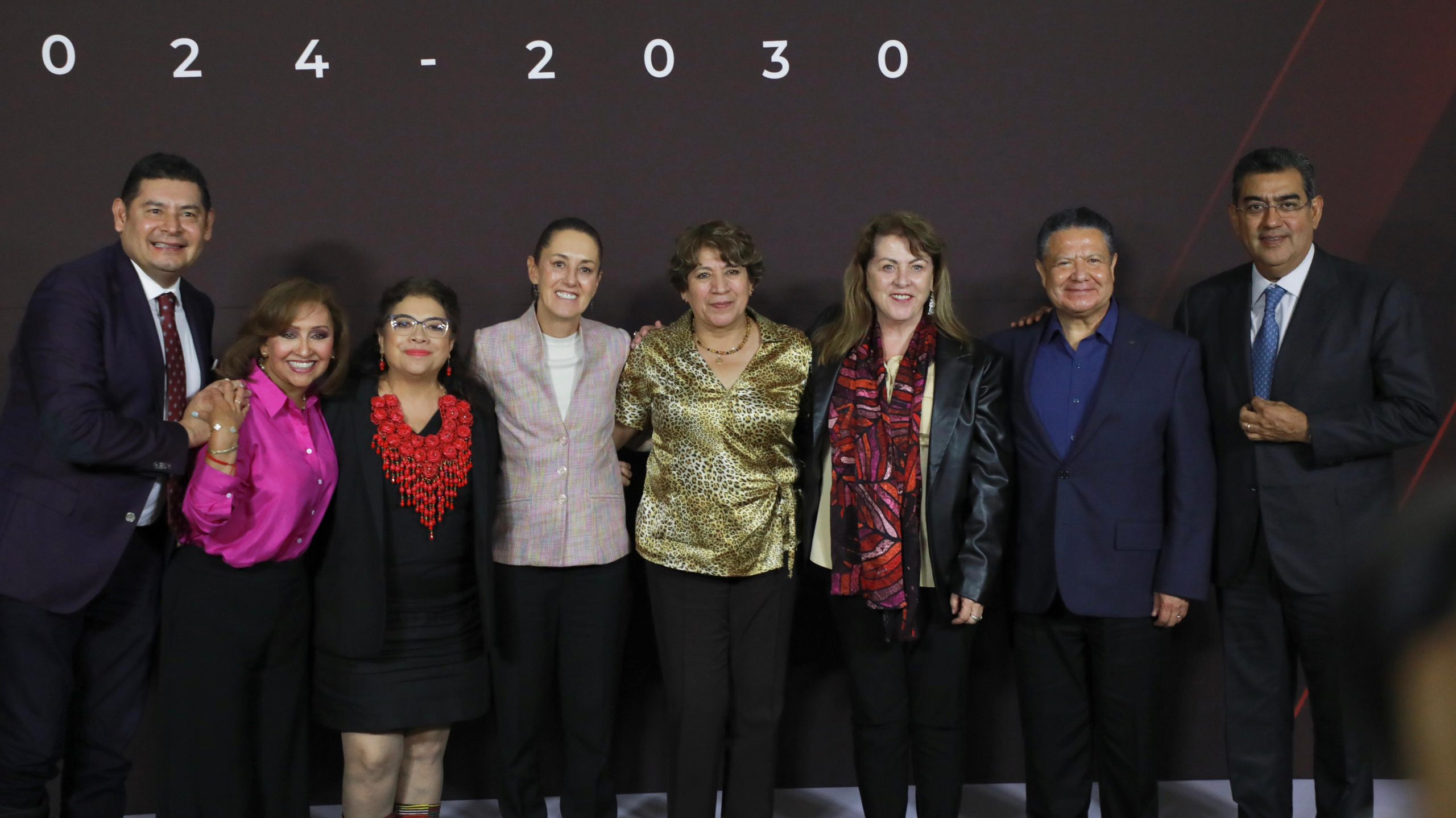Julio Menchaca presenta proyectos clave a Claudia Sheinbaum