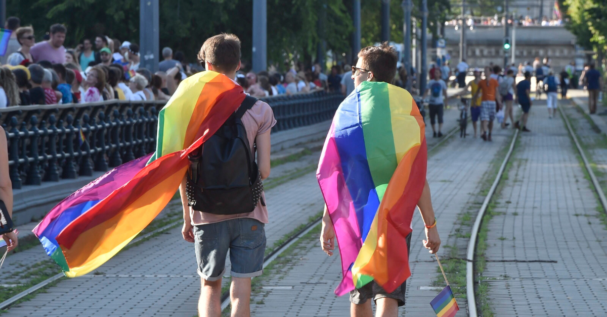 Hungría criminaliza el Orgullo: Amnistía lanza campaña global contra ley represiva