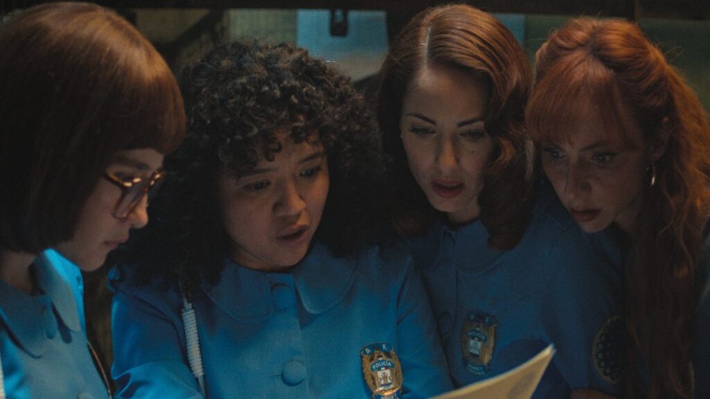 Recomendación: “Las Azules”, serie que revela un crimen, machismo y el valor de ser mujer en los 70