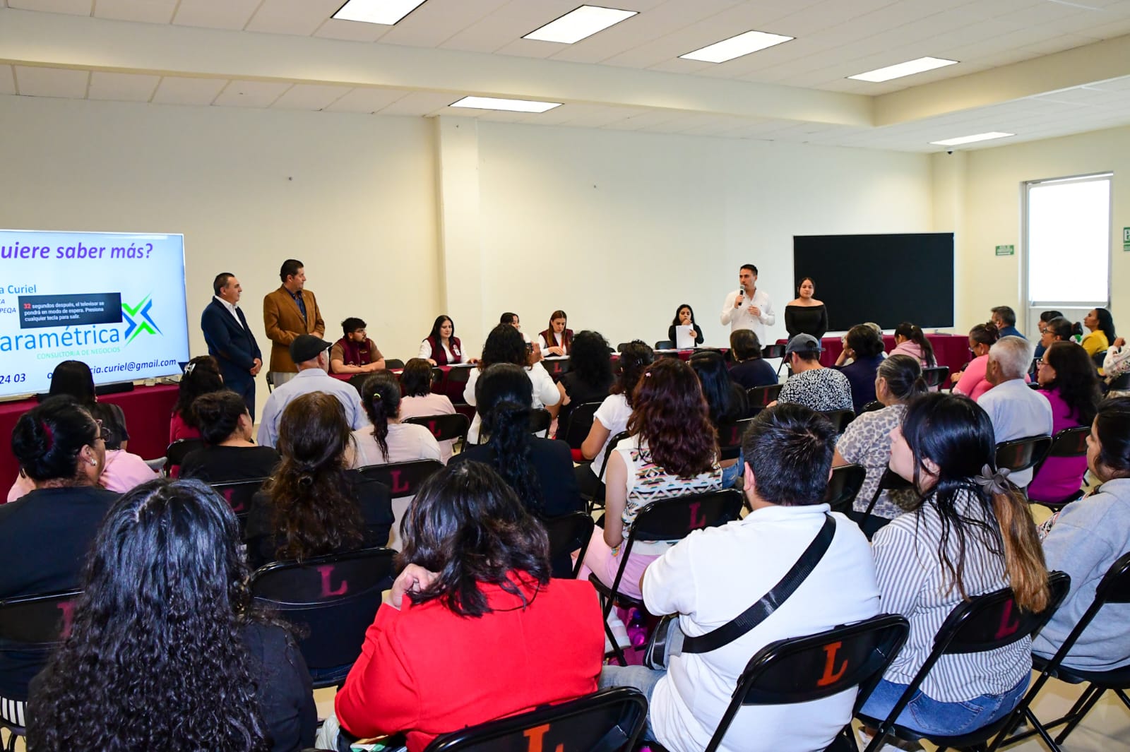 Mujeres y microempresarios reciben créditos de hasta 10 mil pesos en Tulancingo