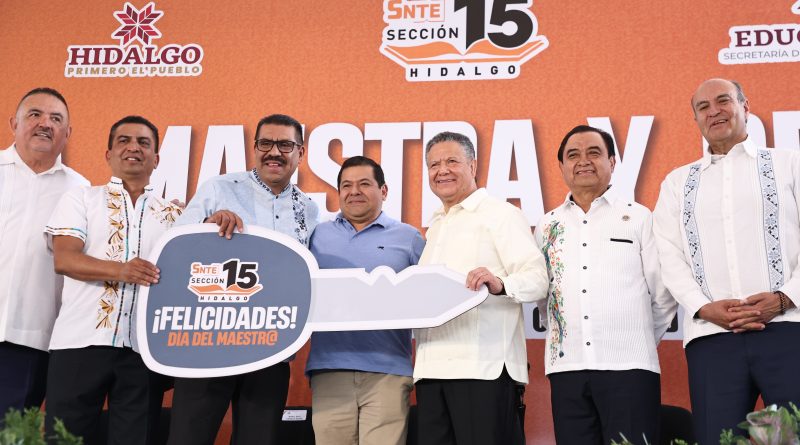 El magisterio es reconocido por Julio Menchaca