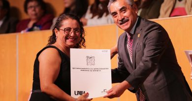 Homenaje a las y los maestros: UAEH