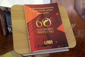 Libro de 60 años de la Prepa 1