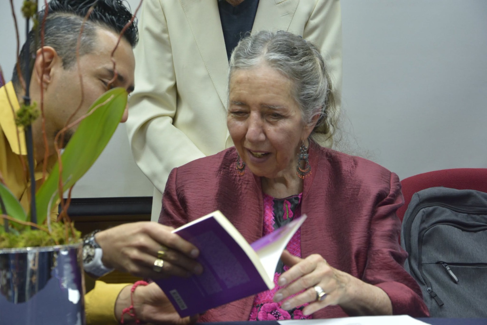 Reconocen trayectoria de Marcela Lagarde en encuentro universitario
