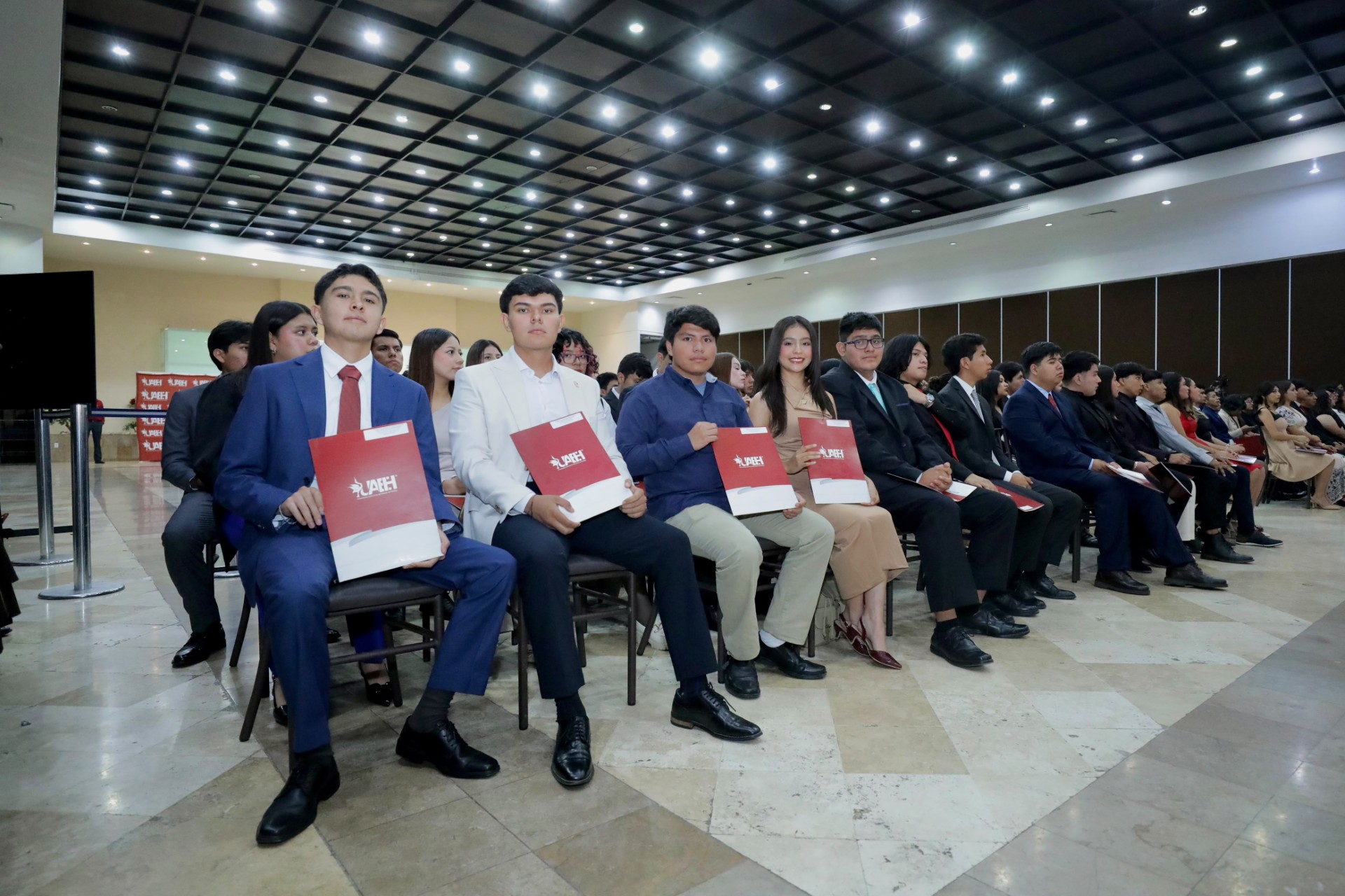Entrega UAEH certificados de bachillerato a 110 jóvenes de la Preparatoria 7