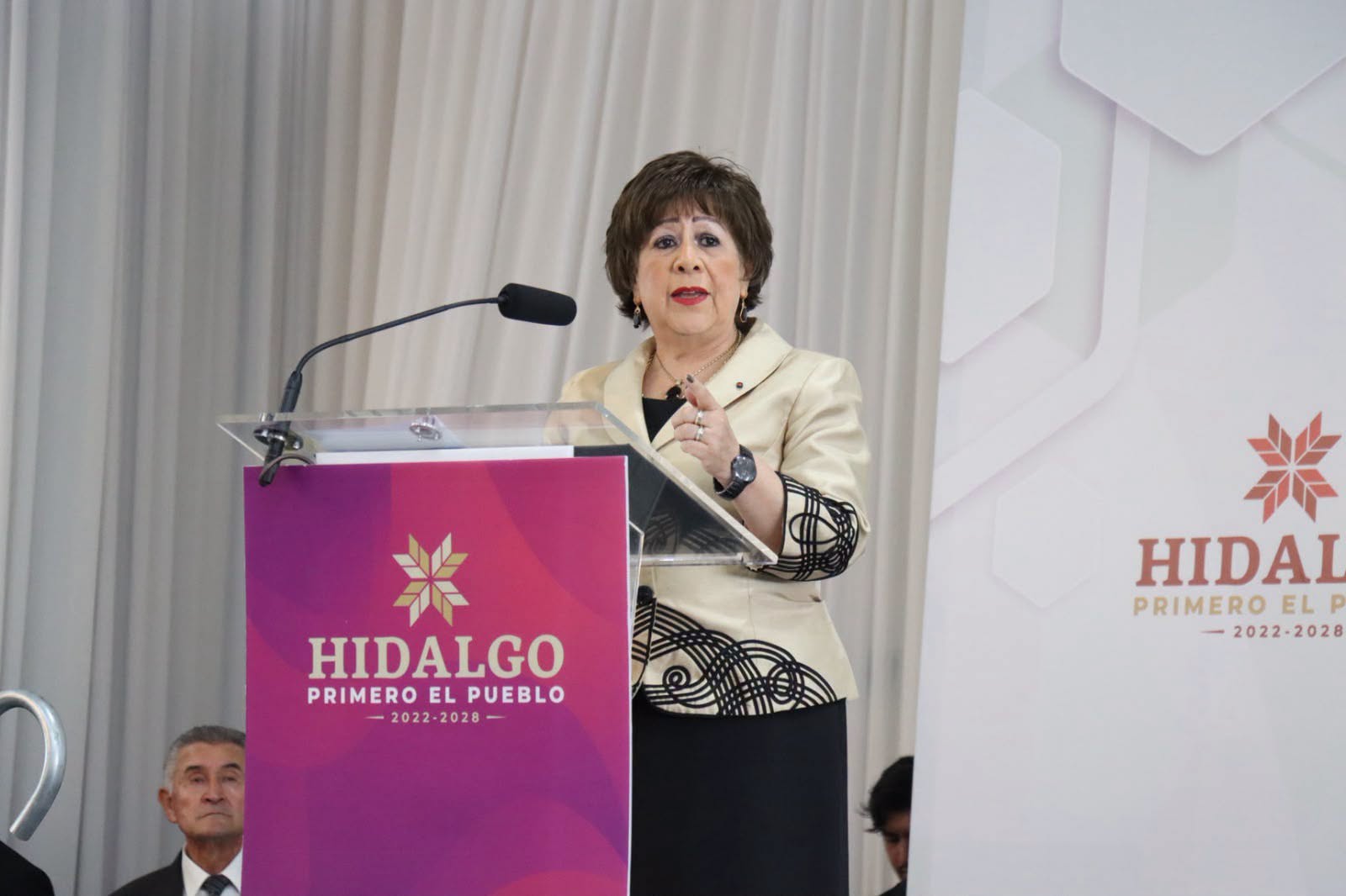 Reconocen a la primera mujer notaria de Hidalgo con la Presea al Mérito Jurídico 2026