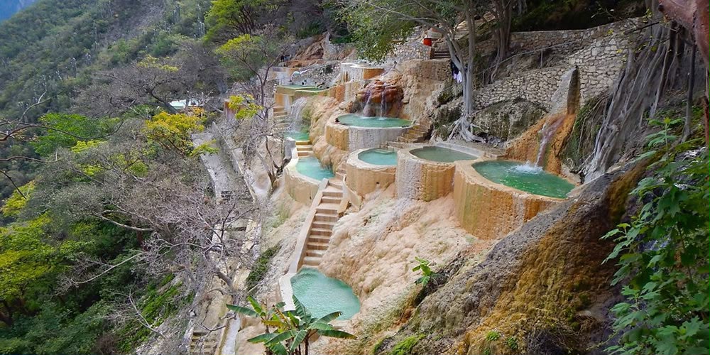 Bosques, aguas termales y misticismo: Cinco destinos fascinantes para vacacionar en Hidalgo