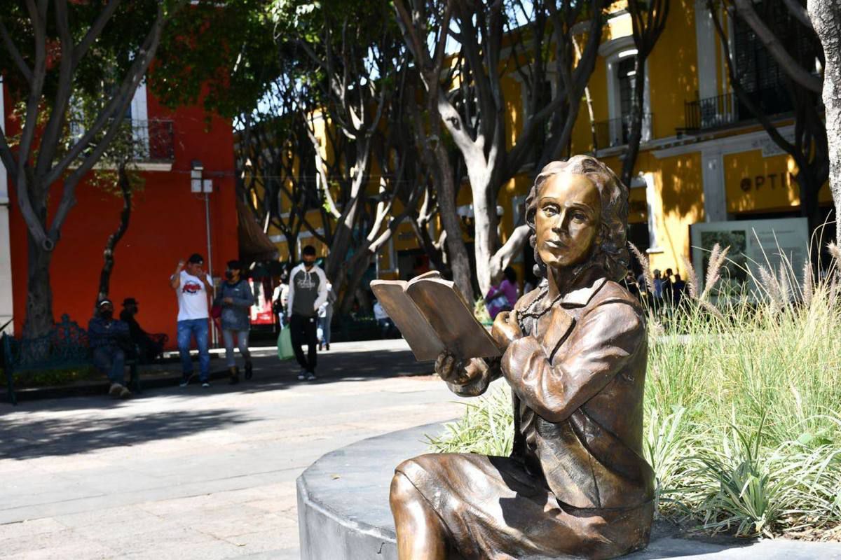 Denuncian nuevo ataque a estatua de Elena Garro en Puebla
