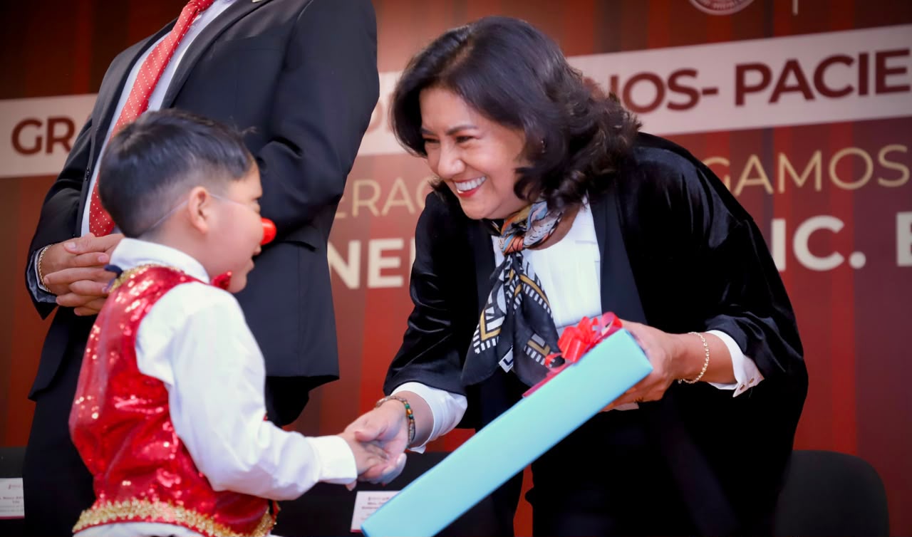 Ni el hospital frena sus sueños: 33 menores se gradúan en Hidalgo