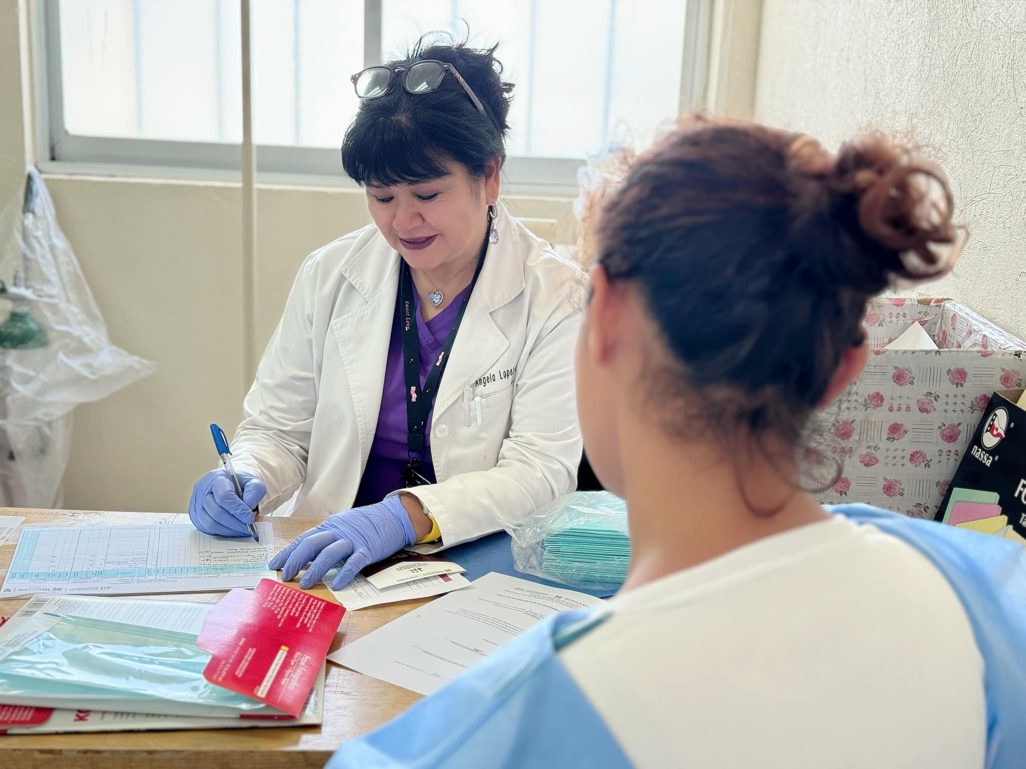Caen los casos de COVID-19, sarampión y dengue en México