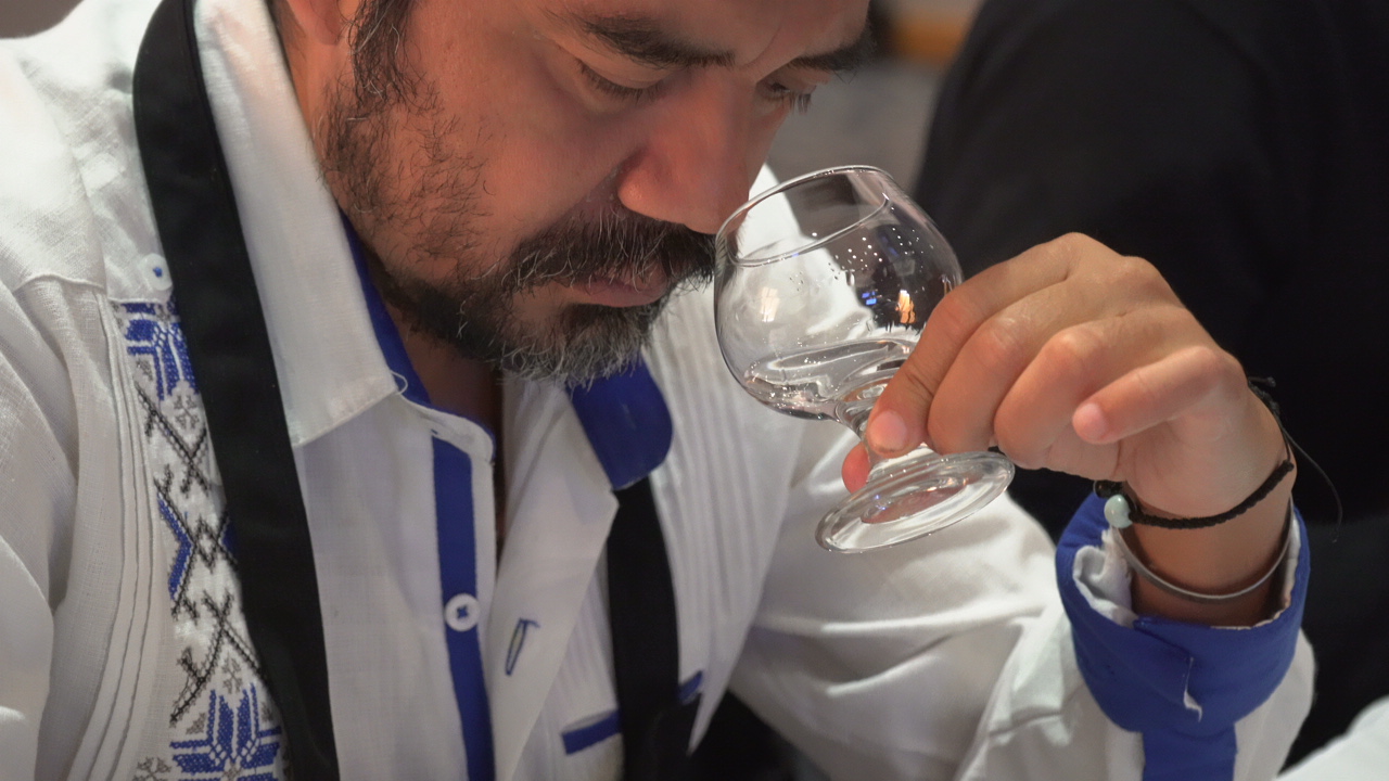 ¿Cuál es el mejor mezcal de Puebla? Ya comenzó la competencia para saberlo