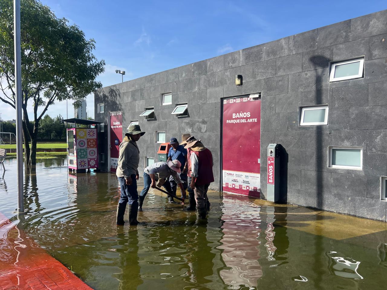 Fuertes lluvias dañan parques de Puebla; cierran áreas del Metropolitano y Parque del Arte