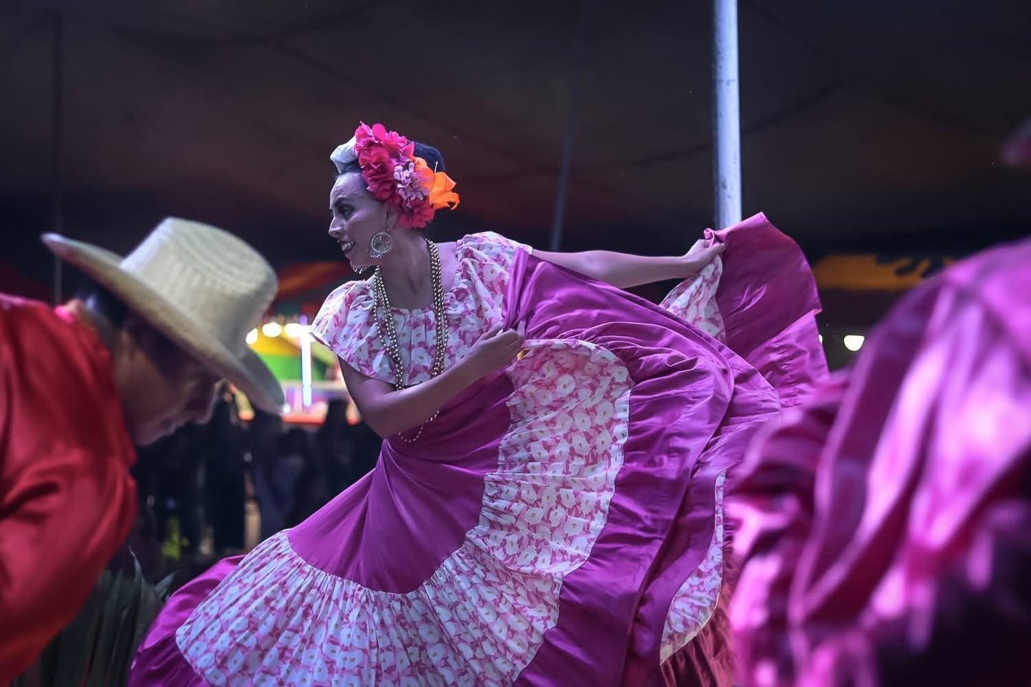 Ballet Folklórico de Hidalgo celebra 50 años con exposición y función de gala