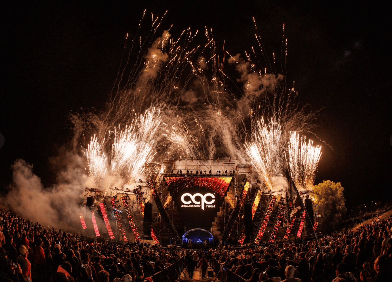 Entre música, agua y color, Ixmiquilpan se convierte en escenario del Aqua Color Fest