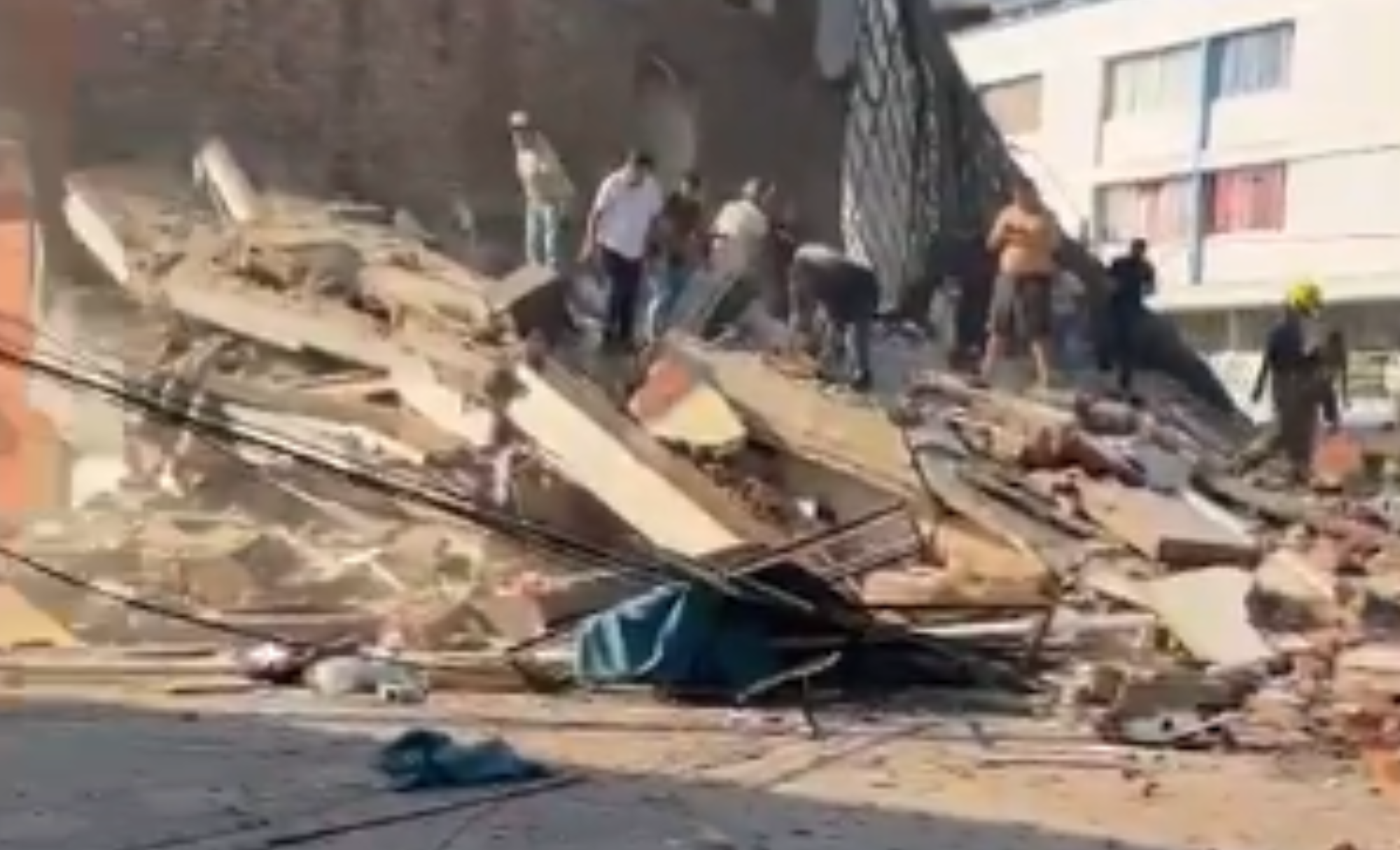 Terremoto de 7.4 sacude Colombia: al menos 22 muertos y decenas de estructuras dañadas