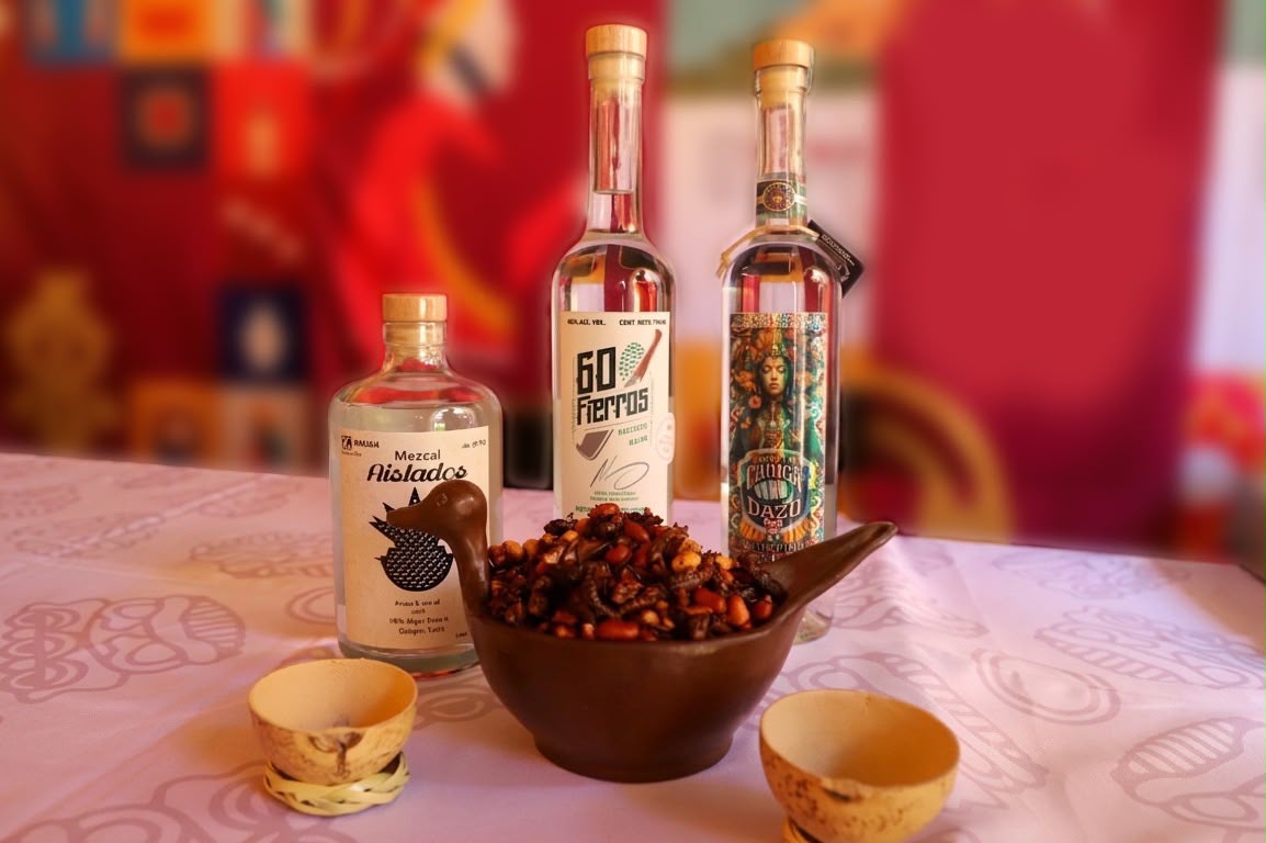 ¿Ya sabes dónde probar los mejores mezcales premiados de Puebla? Llega el primer FESCALTH en Tehuacán