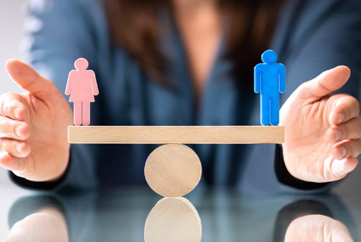 Salud y cuidados: mujeres ganan 24% menos que los hombres