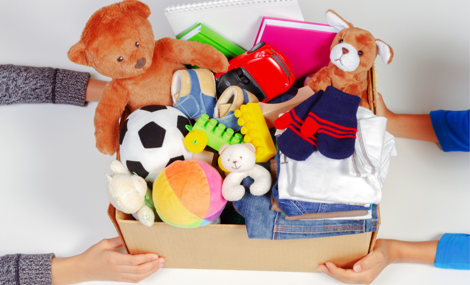 Actopan organiza colecta de abrigos y juguetes para niñas y niños