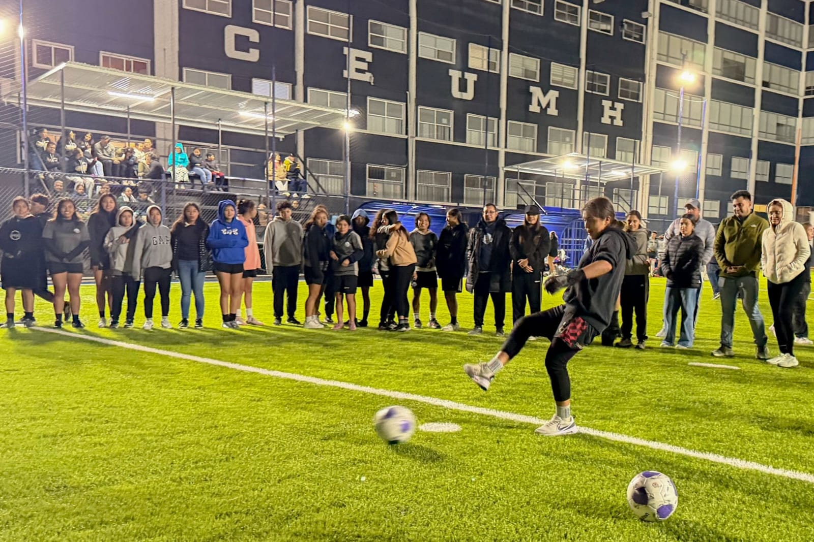 CEUMH reinaugura cancha de fútbol 7 y tocho bandera con nuevas instalaciones