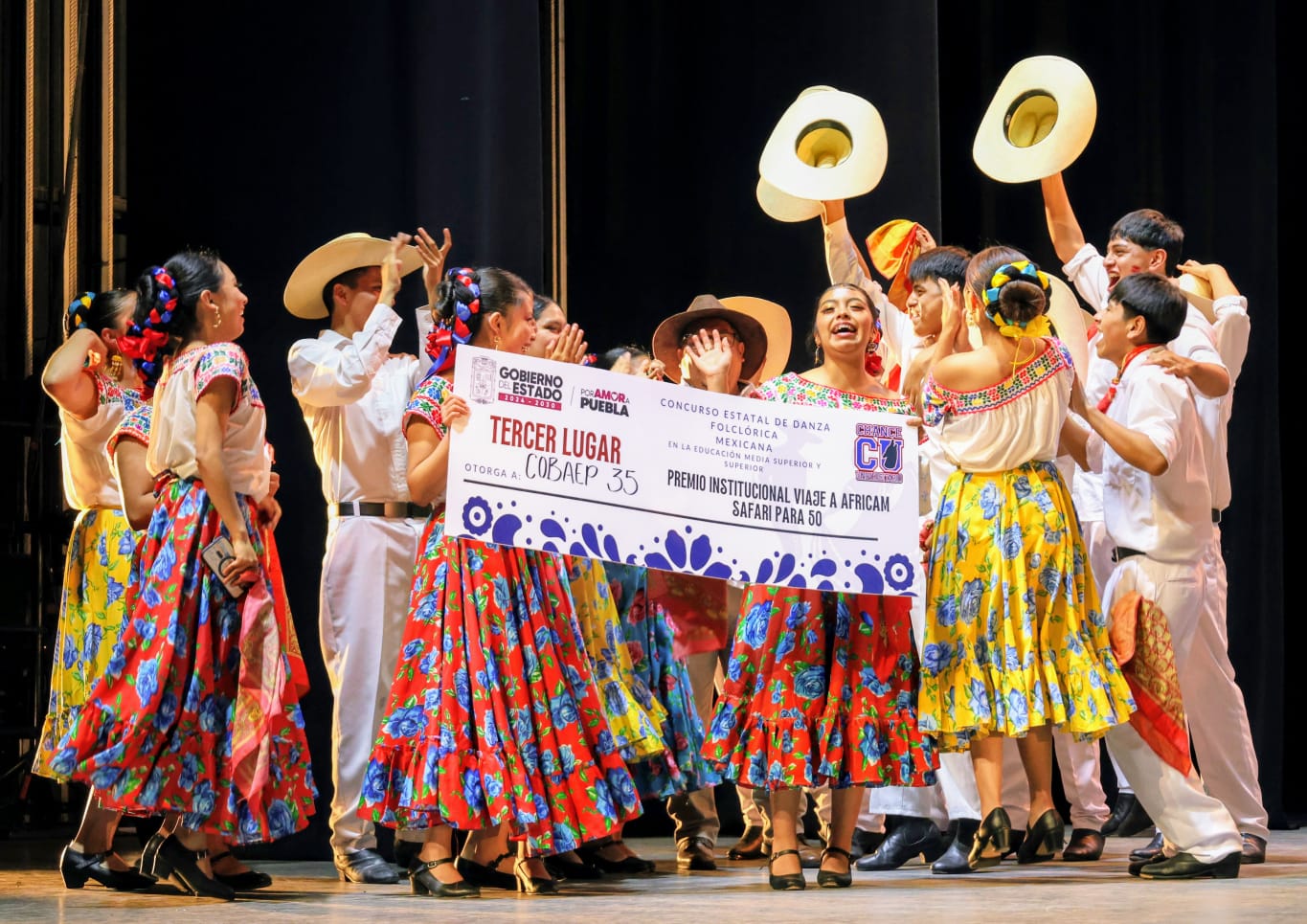 Chilchotla obtiene tercer lugar de danza folclórica en Puebla