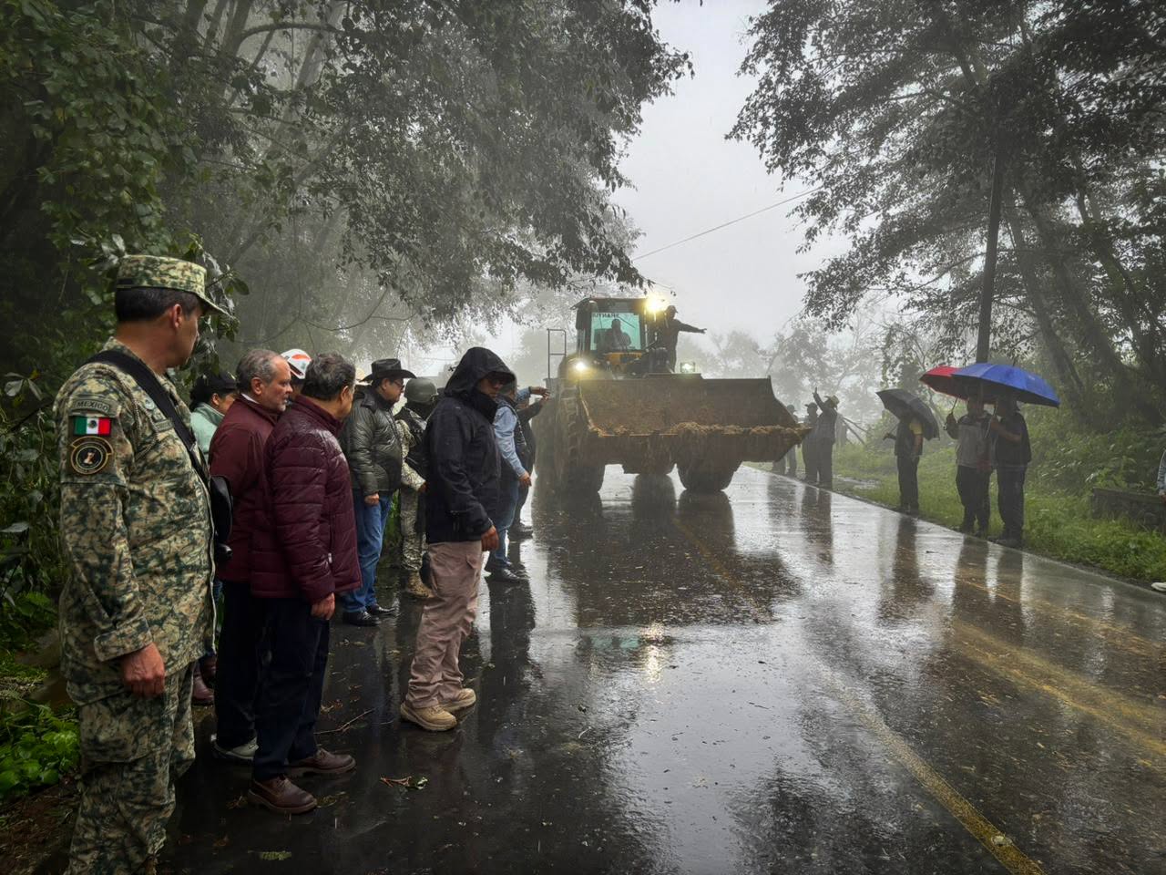 Frente a las lluvias: Hidalgo despliega megadispositivo de emergencia en carreteras y municipios afectados