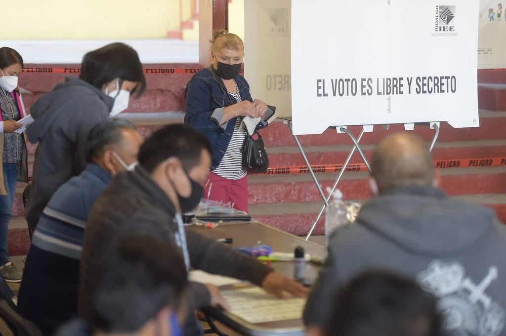 Hidalgo recorta 174 cargos municipales para 2027